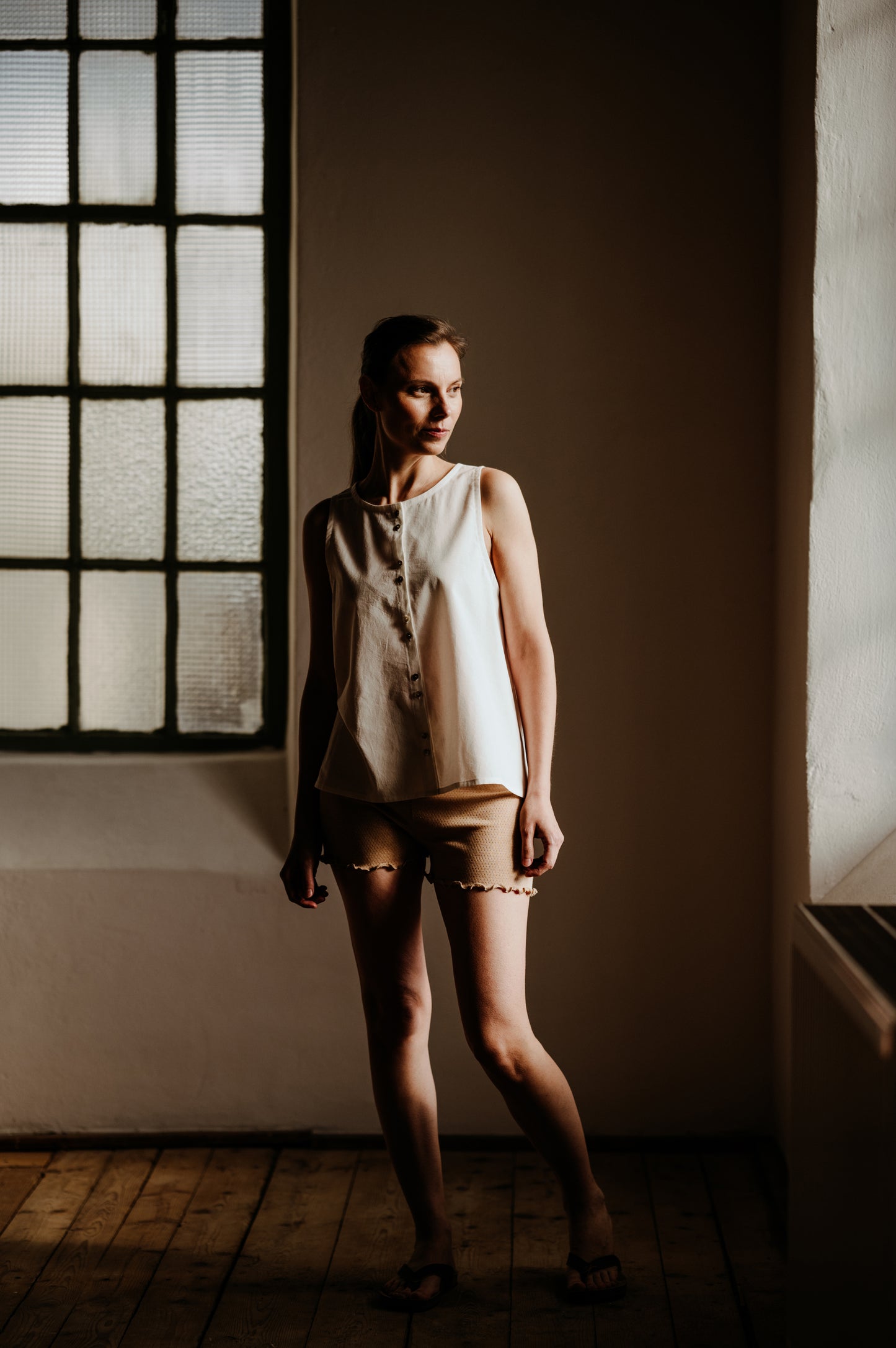 LÁNYKA sleeveless blouse | blúzka bez rukávov - CZULA